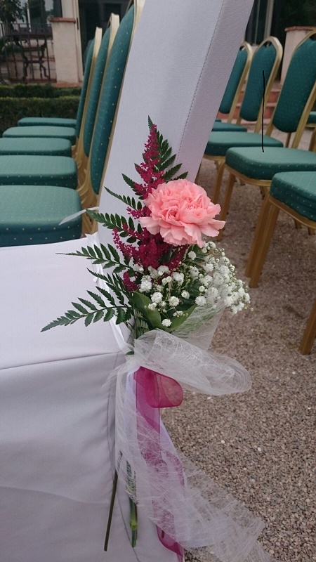 Decoración floral de boda con claveles